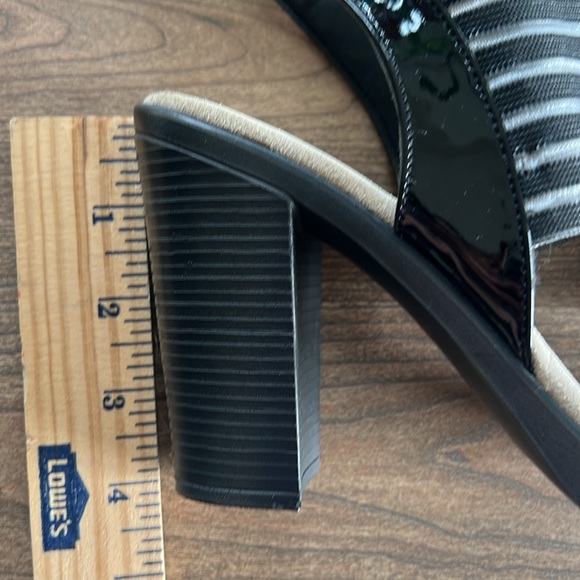 Charleston shoe company, Tribeca black mesh sandals, size 8 - Picture 4 of 9